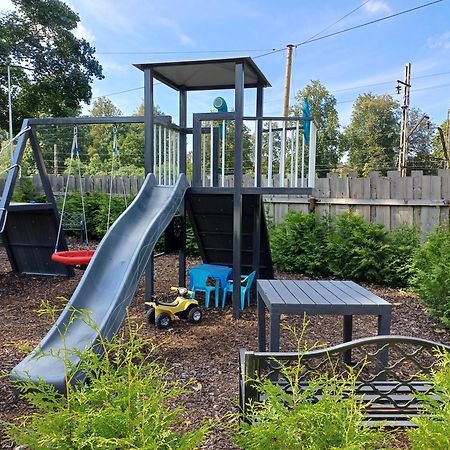 Green Garden & Private Parking Apartments With Playground ريغا المظهر الخارجي الصورة