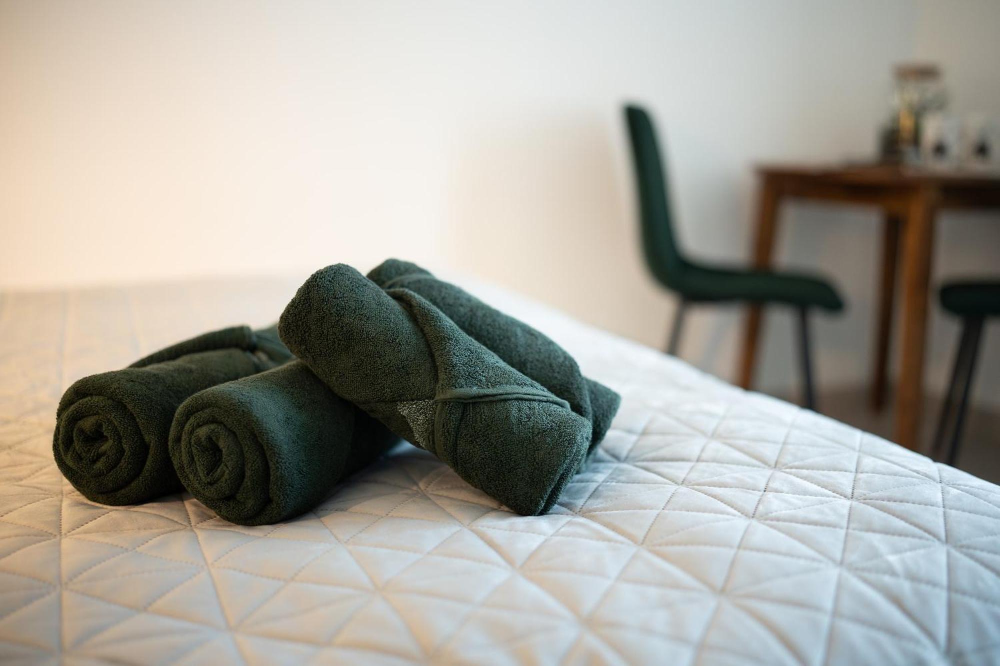 Green Garden & Private Parking Apartments With Playground ريغا المظهر الخارجي الصورة