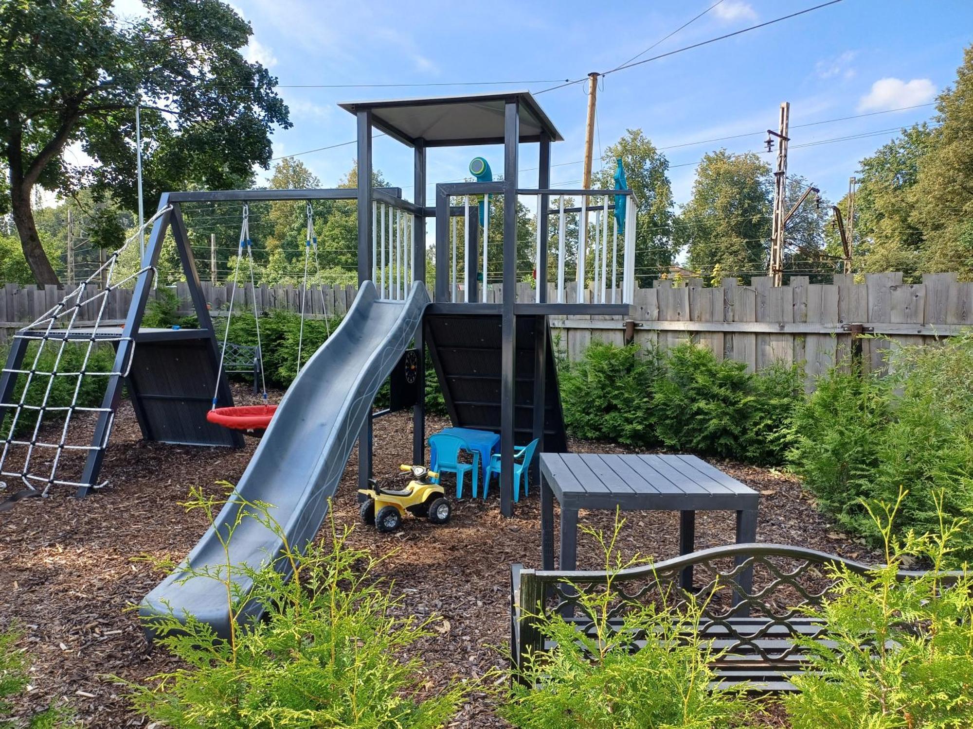 Green Garden & Private Parking Apartments With Playground ريغا المظهر الخارجي الصورة