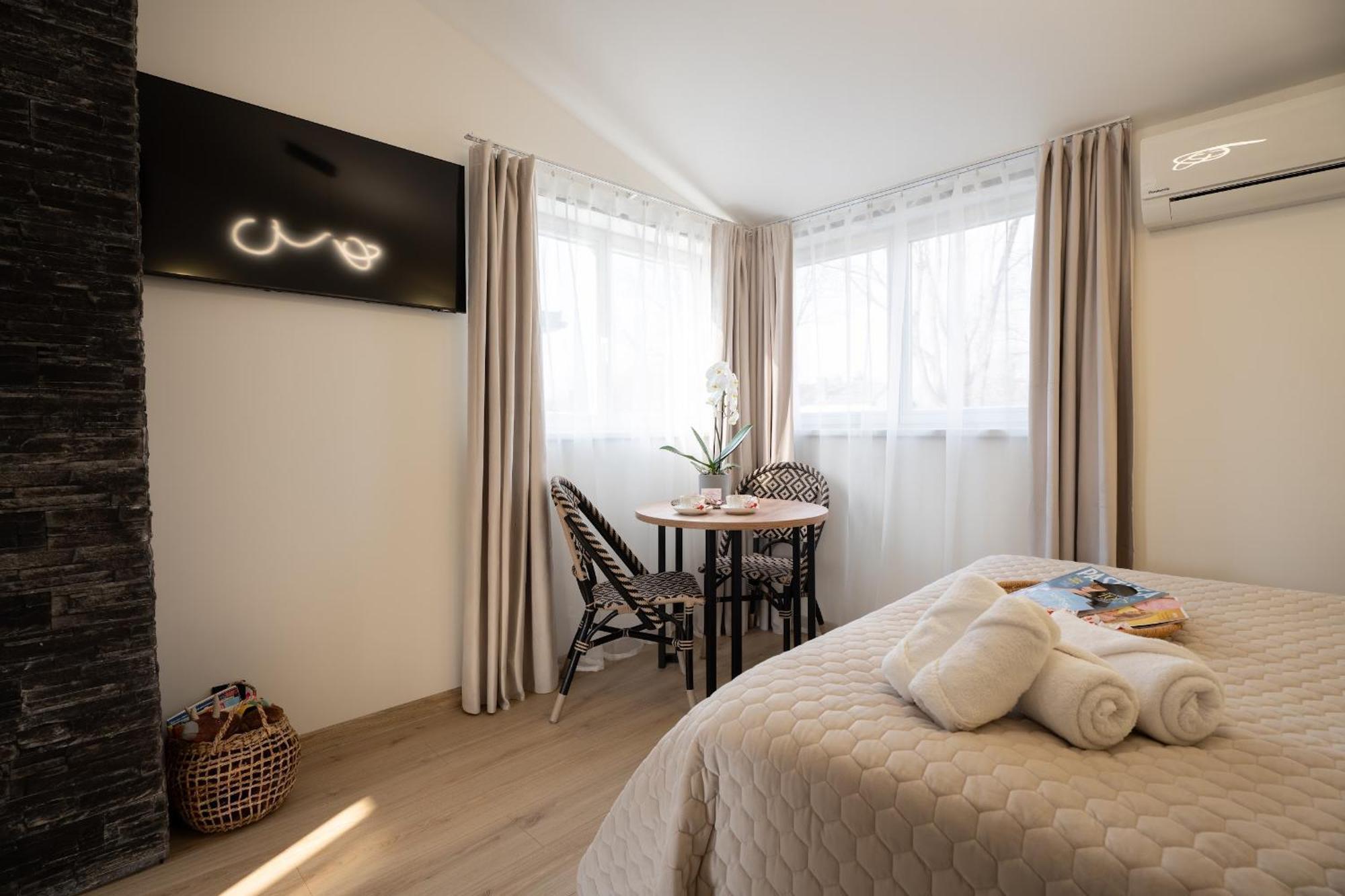 Green Garden & Private Parking Apartments With Playground ريغا المظهر الخارجي الصورة